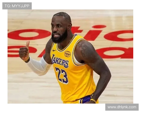 詹姆斯率湖人逆转强敌季后赛形势突变引热议再次成为联盟焦点人物